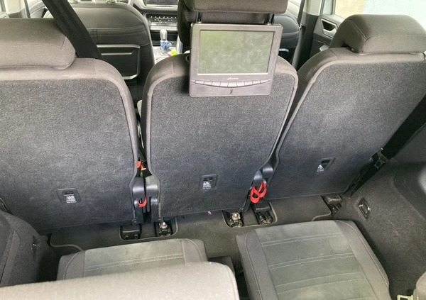 Volkswagen Touran cena 129800 przebieg: 24600, rok produkcji 2023 z Wschowa małe 781